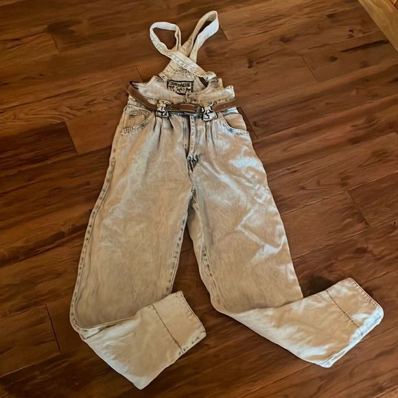 Jordache Denim - Super Vintage Jordache overalls with belt